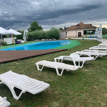 Aventurier Club Villa Rozhny Dış mekan fotoğraf