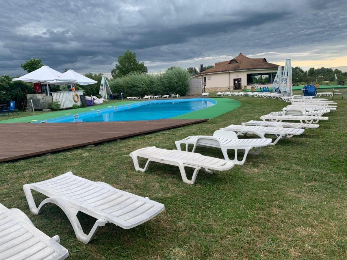 Aventurier Club Villa Rozhny Dış mekan fotoğraf